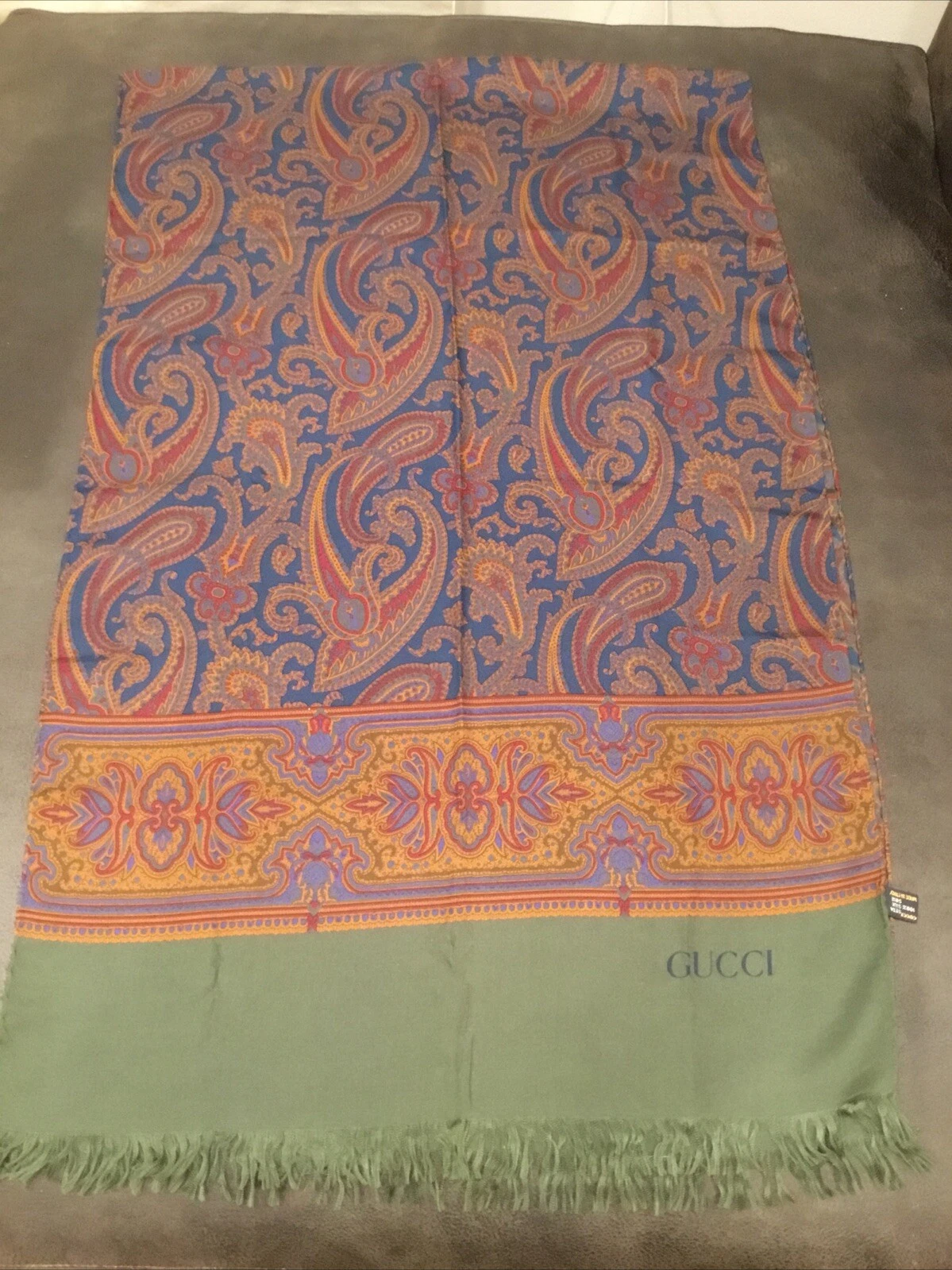 Foulard homme Gucci vintage 100% soie fabriqué en Italie 