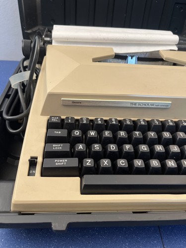 VTG Sears The Scholar Correction Electric Typewriter & Case | UNTESTED FOR PARTS - Picture 2 of 11