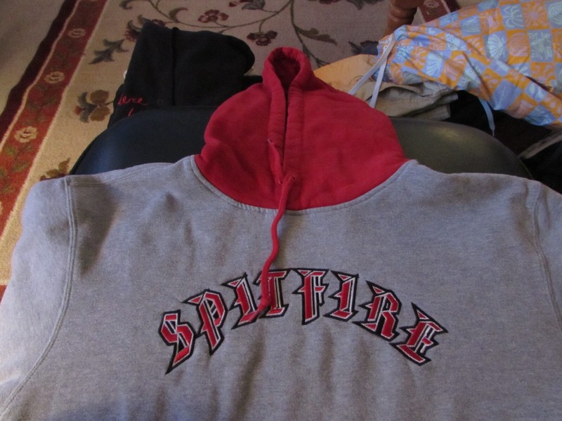 Men's Spitfire Embroidered Hoodie Size Large Grey Sweatshirt Red Hood