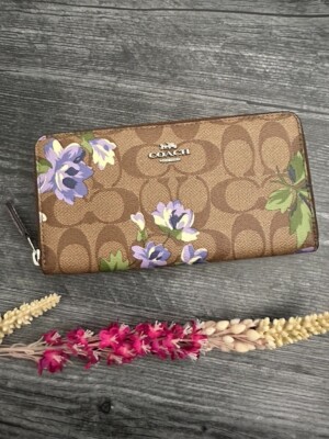 BN Coach Accordion Zip Wallet In Signature Canvas With Lily Print
