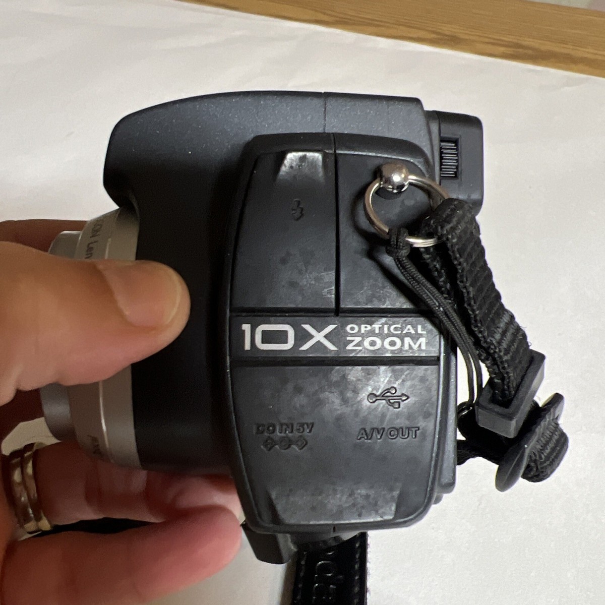 Kodak 10X Optical Zoom Dx 6499 Easy Share Camera 4.0 Mega Pixels