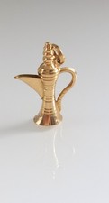 18ct, 750 pure gold vintage Arabic/ Turkish dallah coffee pot Charm/ pendant