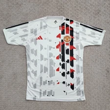 Mens Size US Small Manchester United FC soccer top