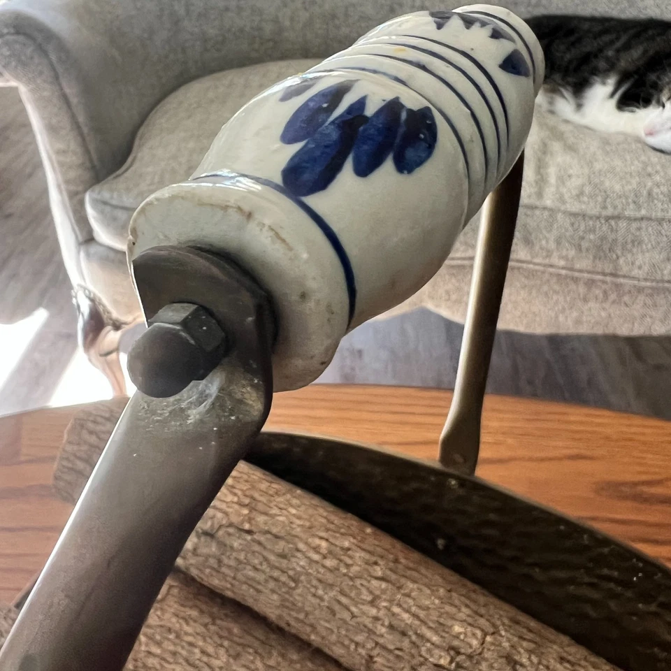 Soporte de leña de cobre martillado vintage de cerámica Handel hecho en Irlanda Foto 4 de 4