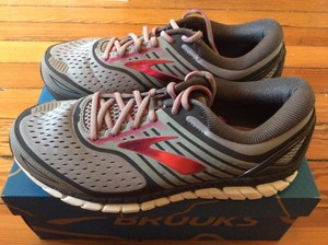 extra wide running shoes womens