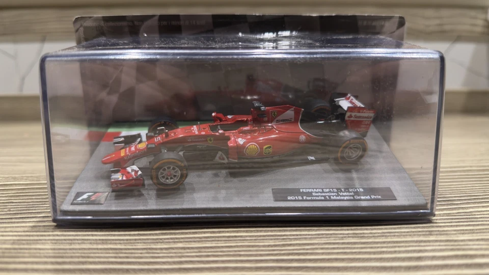 Ferrari SF15 - T - 2015, Sebastian Vettel - Immagine 2 di 3