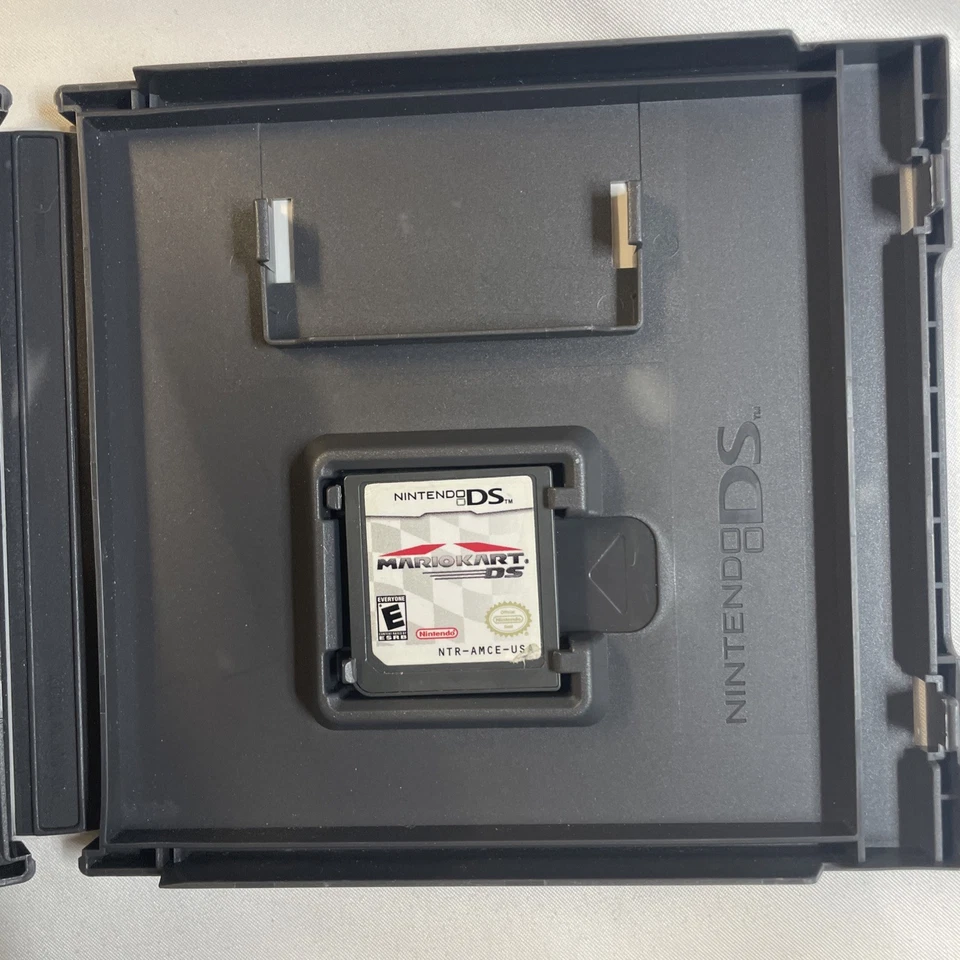 Mario Kart DS (Nintendo DS, 2005) Authentic CIB manual inserts TESTED Working  - Image 4 of 4