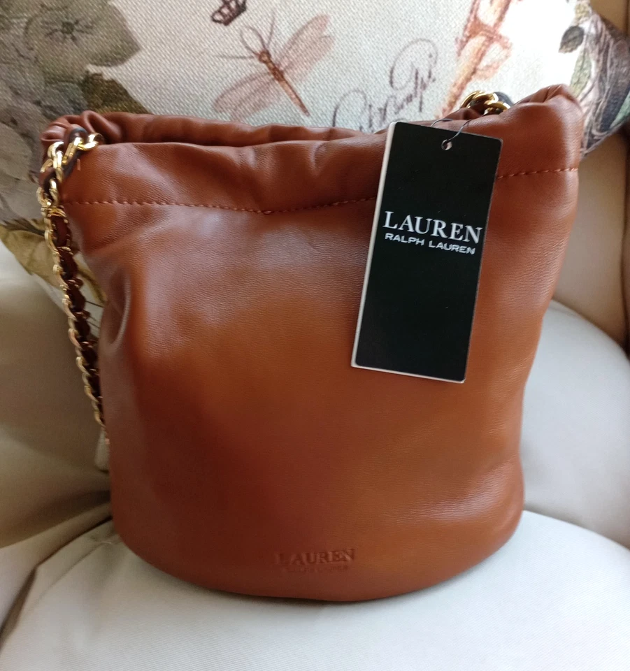 Bolso Bandolera Bolso Cubo Ralph Lauren Pequeño Cuero Cadena Dorada Correa Lauren Bronceado $275 Foto 2 de 4