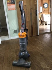 Dyson DC40 Origin with Active Base Plate Vacuum