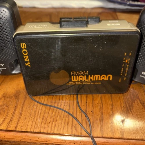 Sony Walkman WM-AF22 Cassette Player AM/FM Radio Black Vintage SRS P3 Speakers