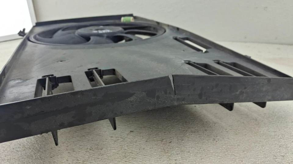 2018 - 2022 FORD ECOSPORT 2.0L ENGINE RADIATOR COOLING FAN SHROUD W/ MOTOR OEM - Image 2 of 4