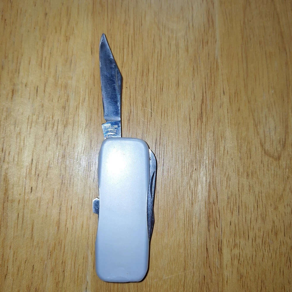 Compact Multifunctional Pocket Knife with Multiple Tools Compact Multifunctional Pocket Knife with Multiple Tools