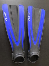 Flow Wing Snorkeling Flippers Fins Size S-4.5 M-8.5 Black/blue