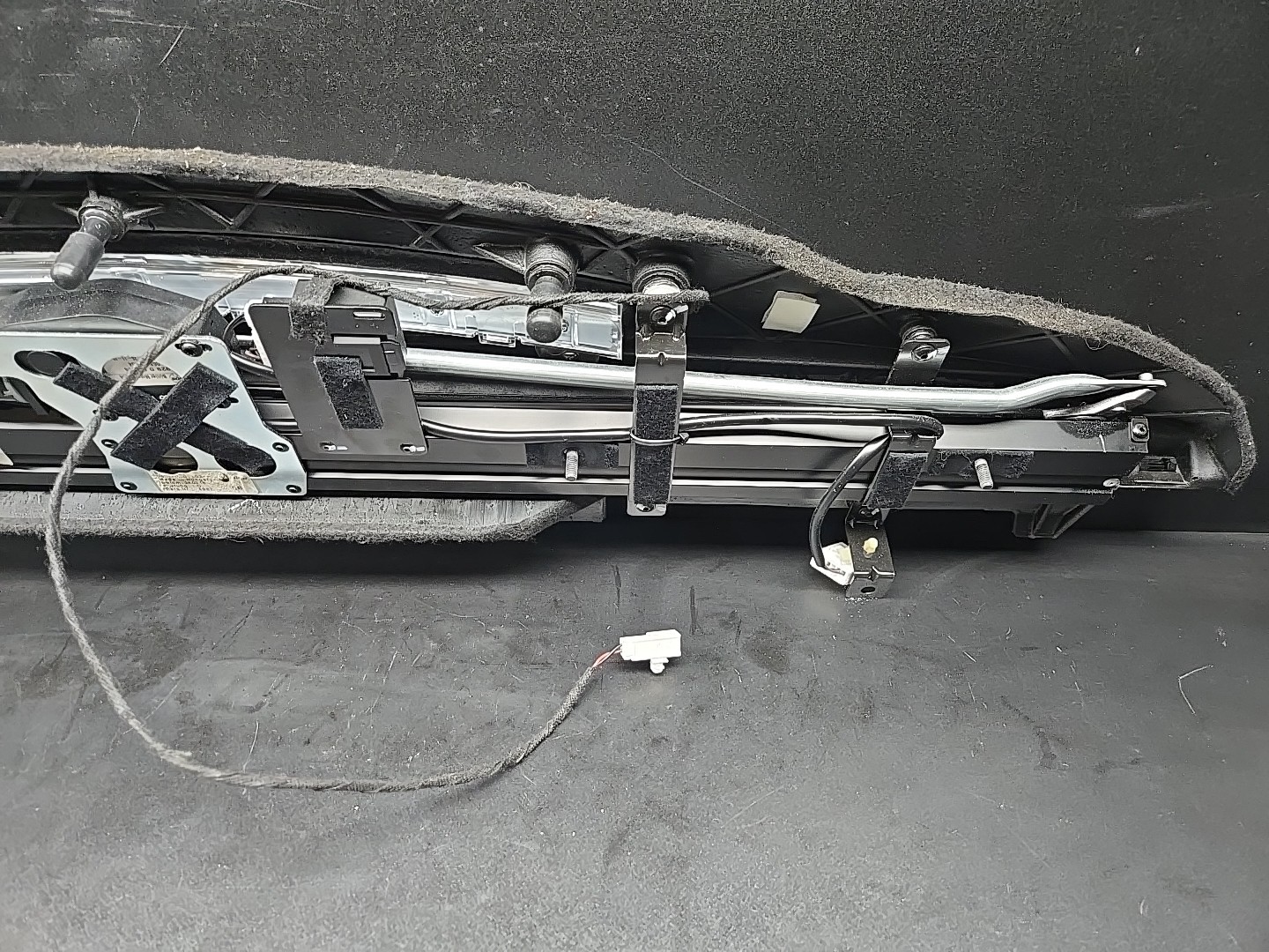 14-20 Maserati Quattroporte 2016 Rear Parcel Shelf Sunshade Blind Roller
