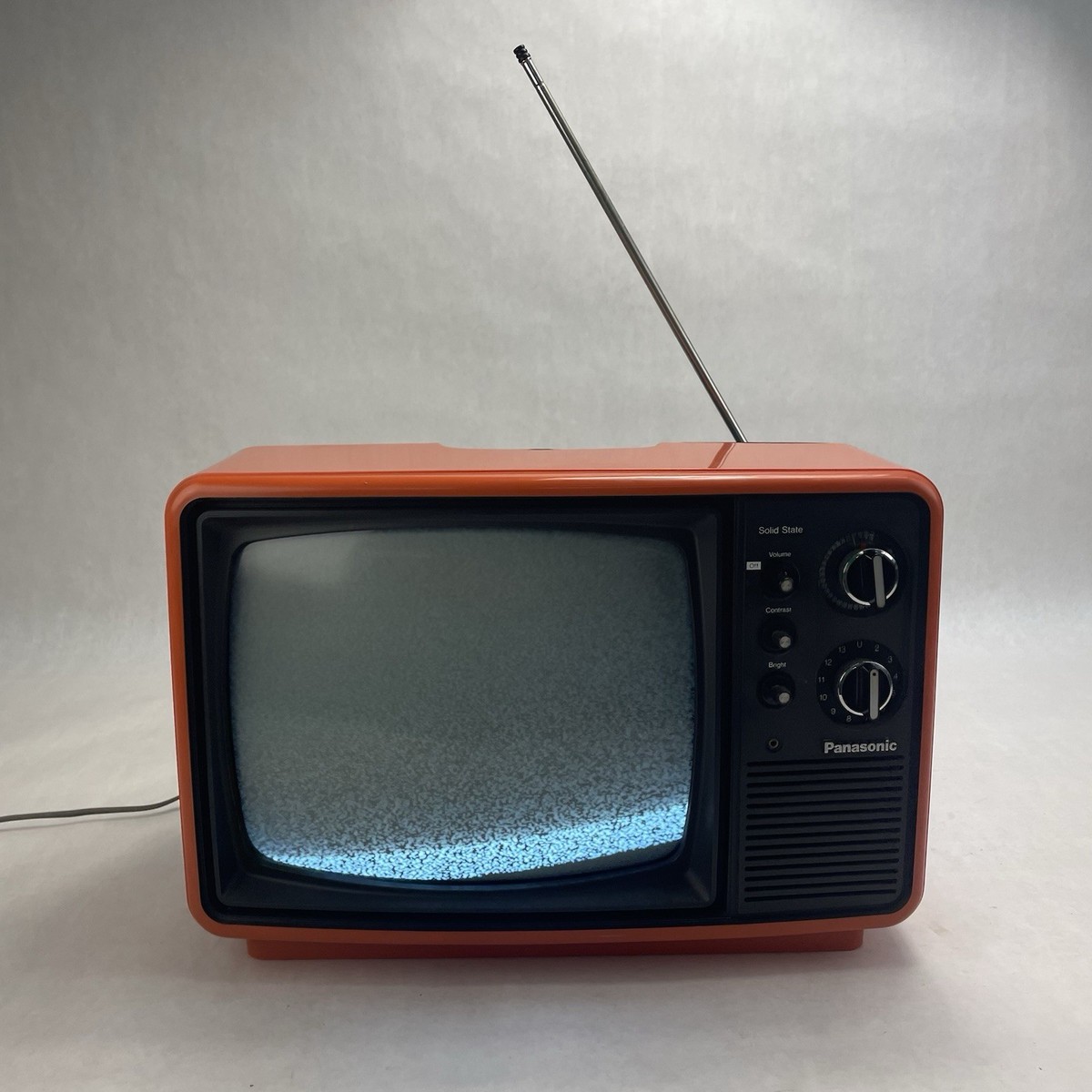 Vtg 70s Panasonic Solid State Portable TV Gaming TR-822 Orange