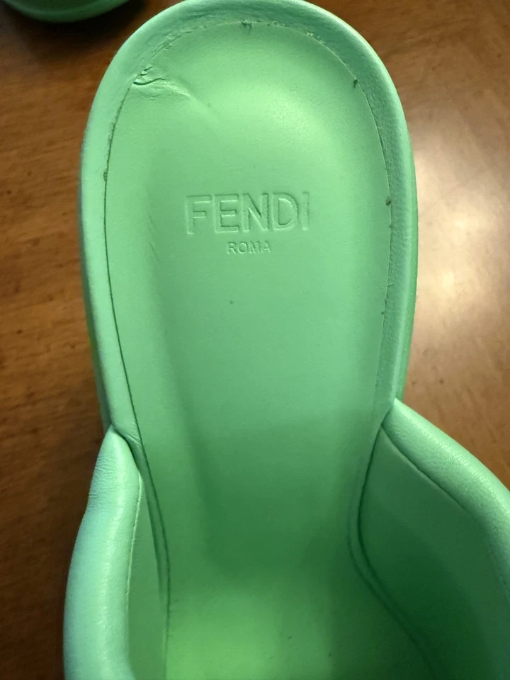 Sandalias FENDI Nappa Fashion Show Plataforma Slide Edición Limitada Foto 4 de 4