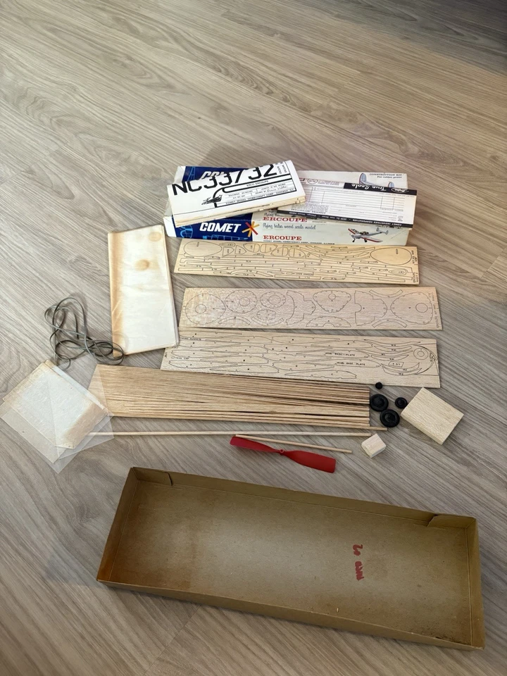 Vintage Comet Model Kit No. 3407 Ercoupe Balsa USA Made Open Box - Image 2 of 4