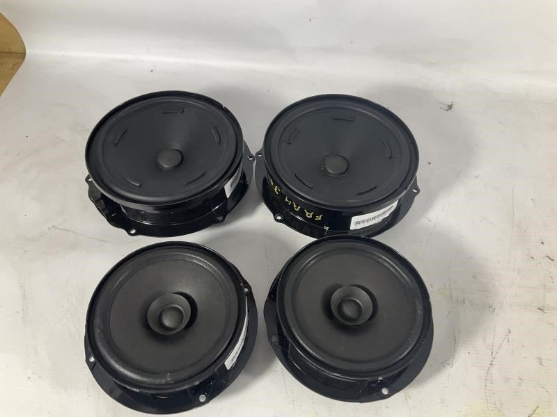 2020-2023 Volkswagen Atlas SE Front & Rear Door Audio Speaker Set