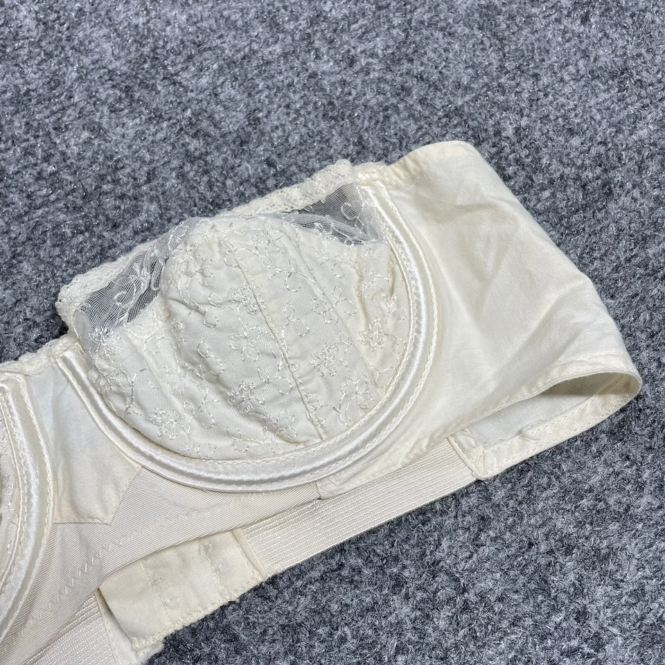 VINTAGE 40s 50s Celebrity Brand Bra Brassiere Women Size 32 A USA Strapless - Image 3 of 4