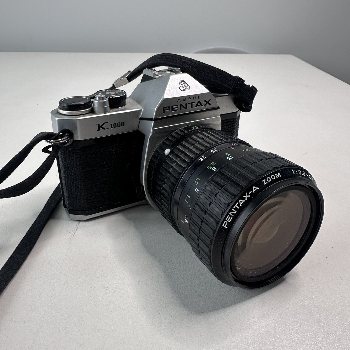 PENTAX K1000 28mm〜80mmレンズ付き Asahi Pentax K1000 w Pentax-A Zoom 28-80mm F/3.5-4.5 Lens
