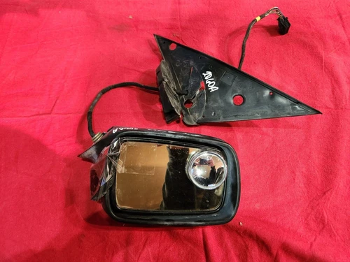 2002-2005 BMW 745Li Drivers Side Power Mirror. (2060A)