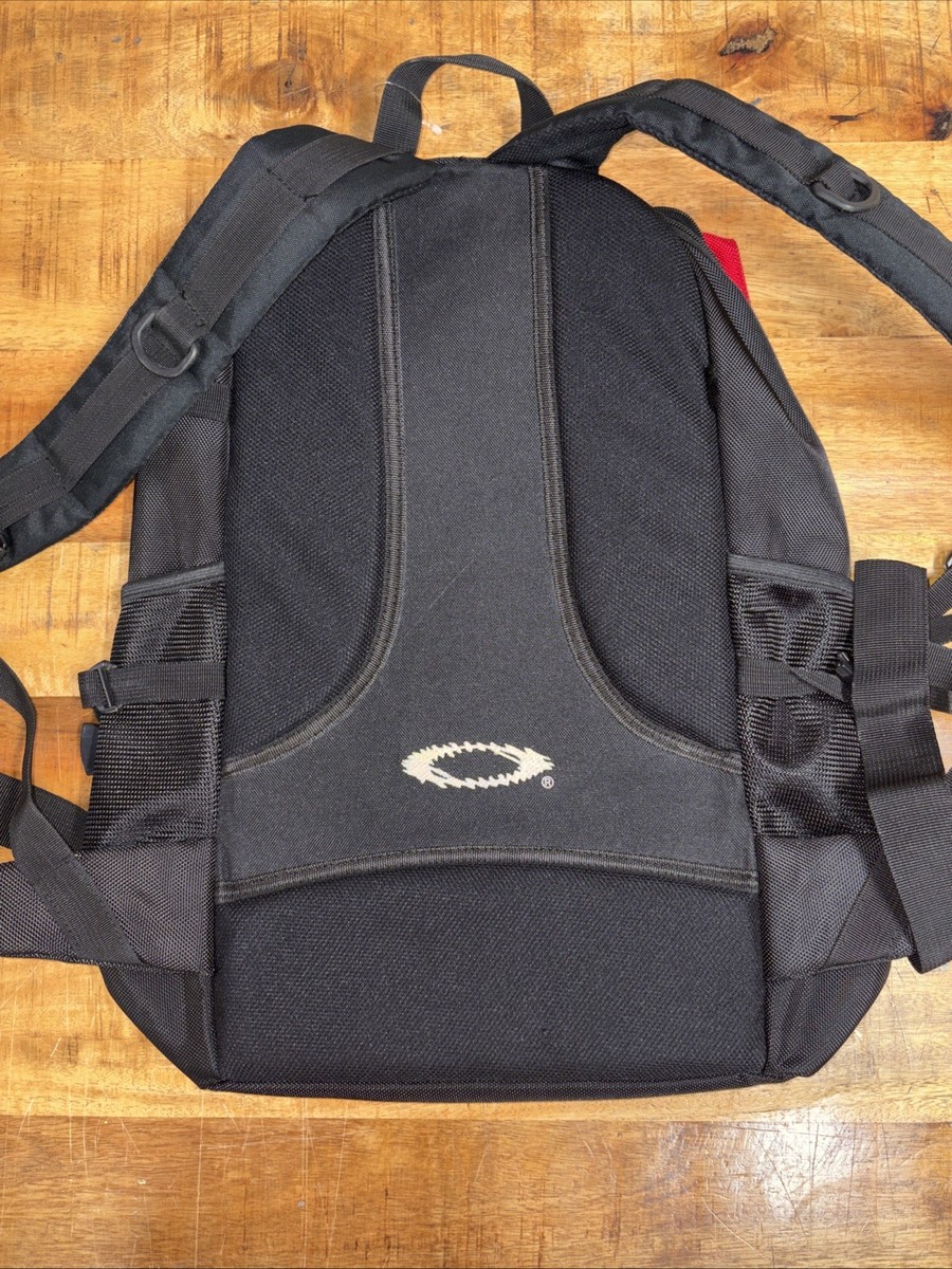 Oakley Icon Backpack 00s Y2K Vintage Used Red And Black does Have