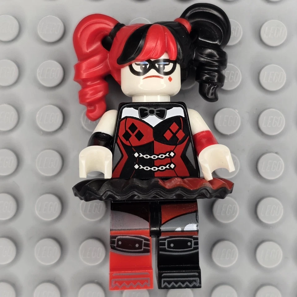 Lego DC Super Heroes Minifigura SH0398 Harley Quinn Foto 2 de 4