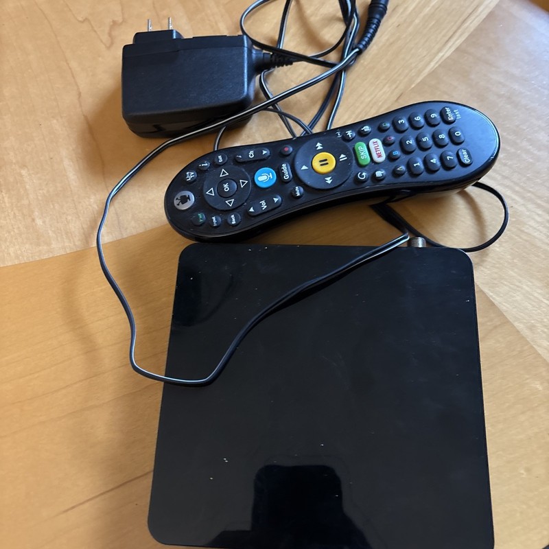 TiVo Mini LUX TCDA95000 Lifetime Service w/ Voice Remote & Power Cord.