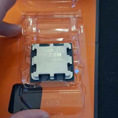 AMD Ryzen 7 7800X3D Prozessor (5 GHz, 8 Kerne, Sockel AM5) Boxed -...