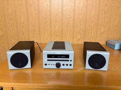 YAMAHA CRX-040 CD Reciver  (CD | Klinkeneingang | iPod | FM Radio |  Lesen 