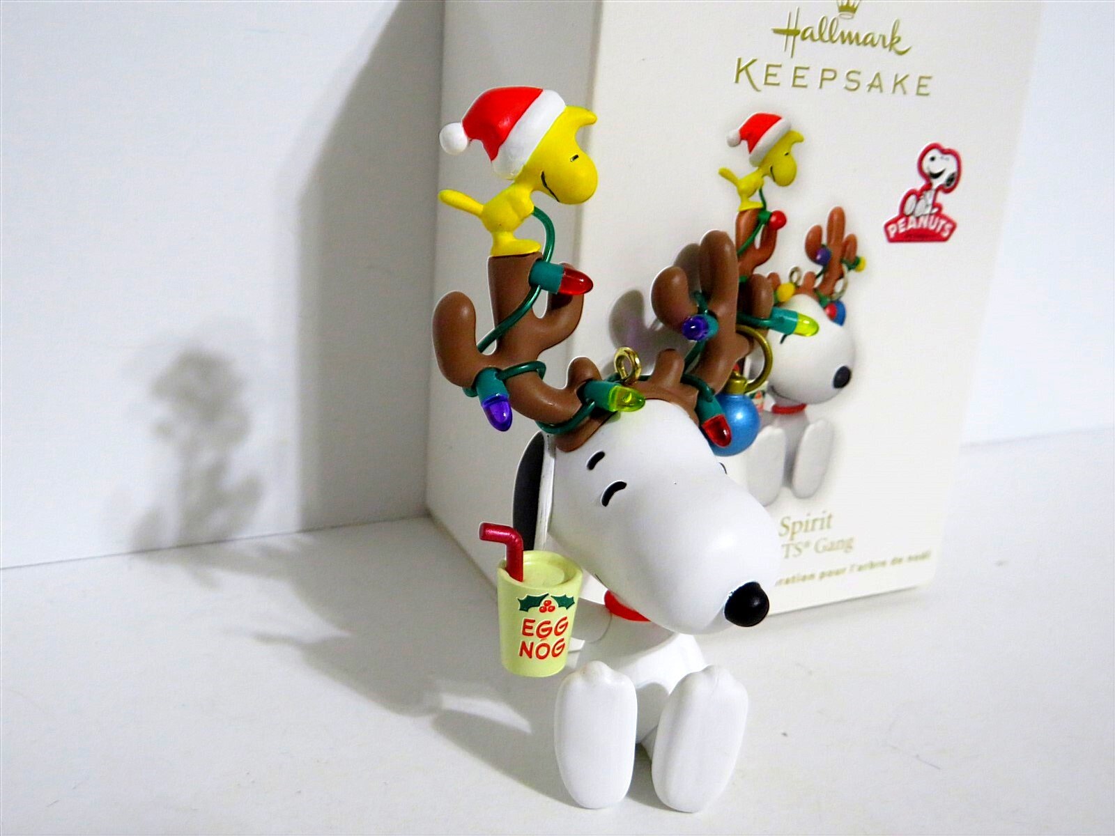 SNOOPY PEANUTS CHARLIE BROWN HALLMARK CHRISTMAS ORNAMENT FIGURE FIGURINE 2012