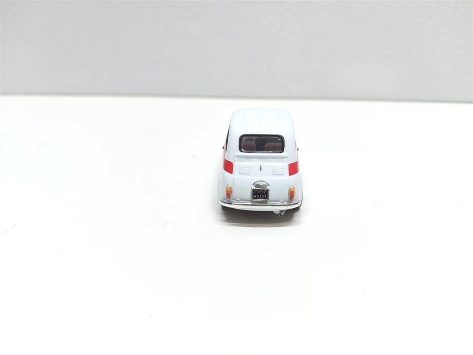 Fiat Nuova 500 Sport Bianco del 1957  - 1/43 Universal Hobbies - Immagine 3 di 3