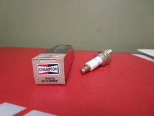 NEW Champion Spark plug 9005 QC10WEP