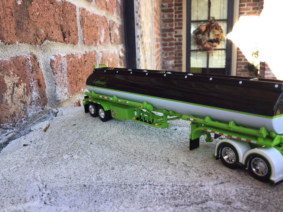 1/64 DCP PETERBILT 389 36" SLEEPER W/Fuel Tanker . Lefthander Transport. RARE - Image 4 of 4