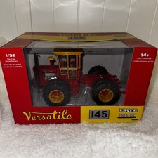 Versatile 145 1:32 Diecast Tractor Model ERTL Prestige Collection