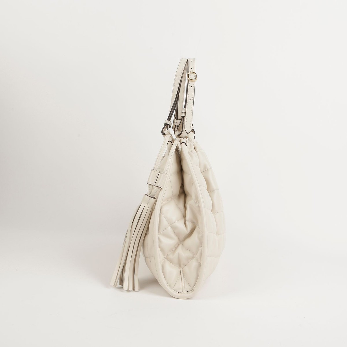 【送料込み】SALE!!Gucciグッチ♪746210 中古・古着通販】GUCCI (グッチ) キルティングミディアムトート