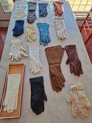 Konvolut 15 Damen Handschuhe Vintage Spitze Leder. Einige unbenutzt