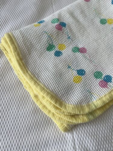 vintage thermal waffle weave balloon baby blanket, yellow trim RARE - Picture 2 of 10