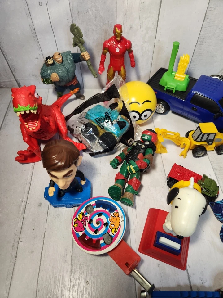 Lote Figuras Niños Juguetes Cumpleaños Juguete Lote Reloj Sónico, BK y McDonald's Juguetes Foto 2 de 4
