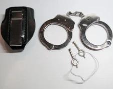 Vintage The Peerless Handcuff Co Springfield MA Leather Case 2 Keys 564408 USA