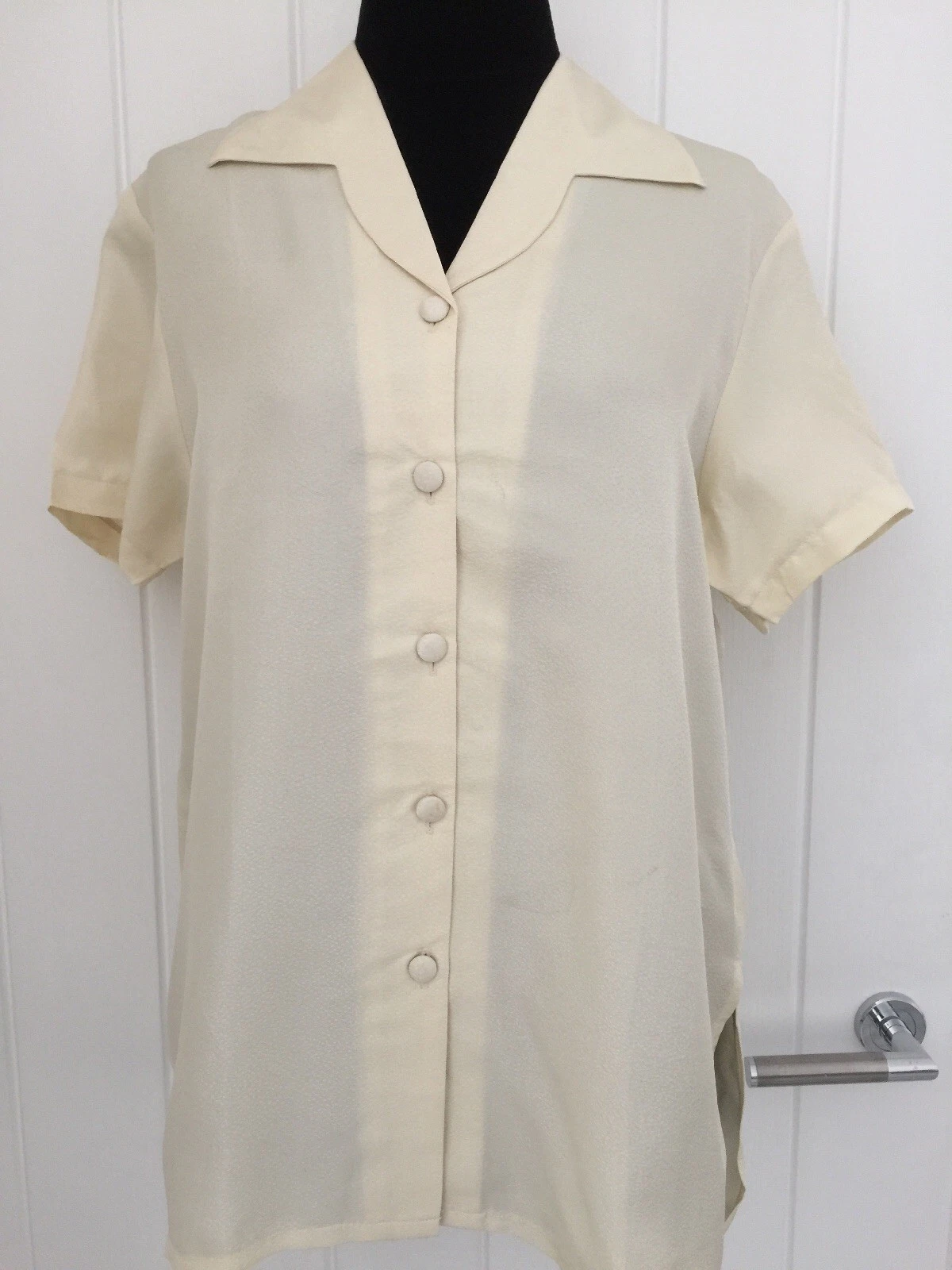 Vintage 1990’s 100% Real Silk Cream Yellow Women’s blouse /Shirt L / UK 14 B New
