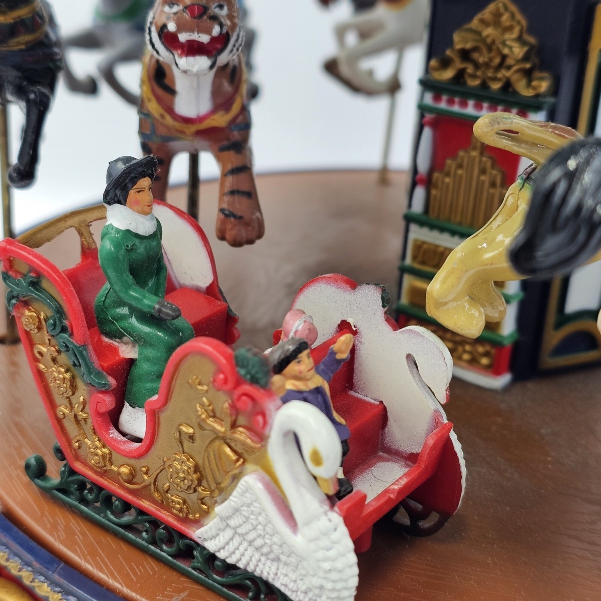 2003 Animated Mr Christmas Gold Label Collection Holiday Winter