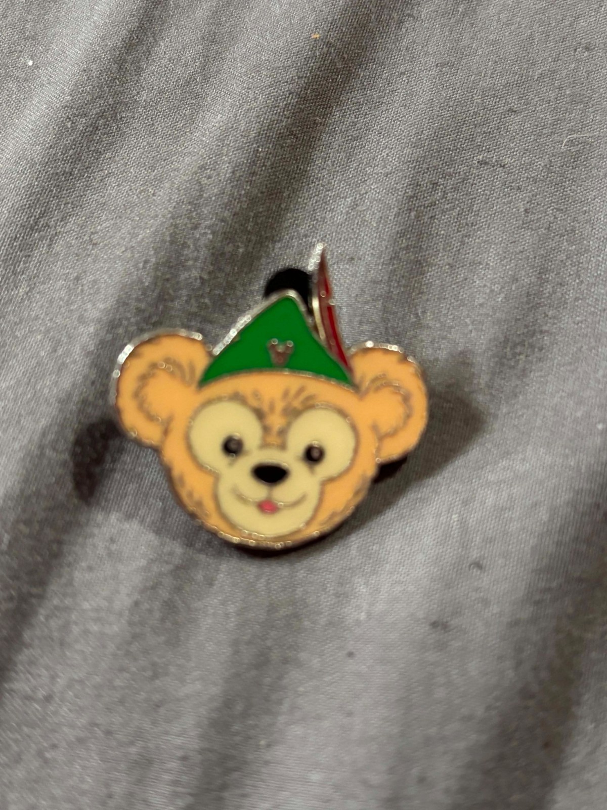 Disney pin, Brown bear round face