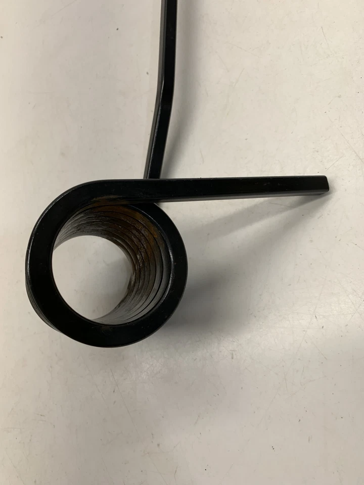 Muelle de torsión, izquierda, negro, STD - 2019 Polaris Indy 600 Foto 3 de 4