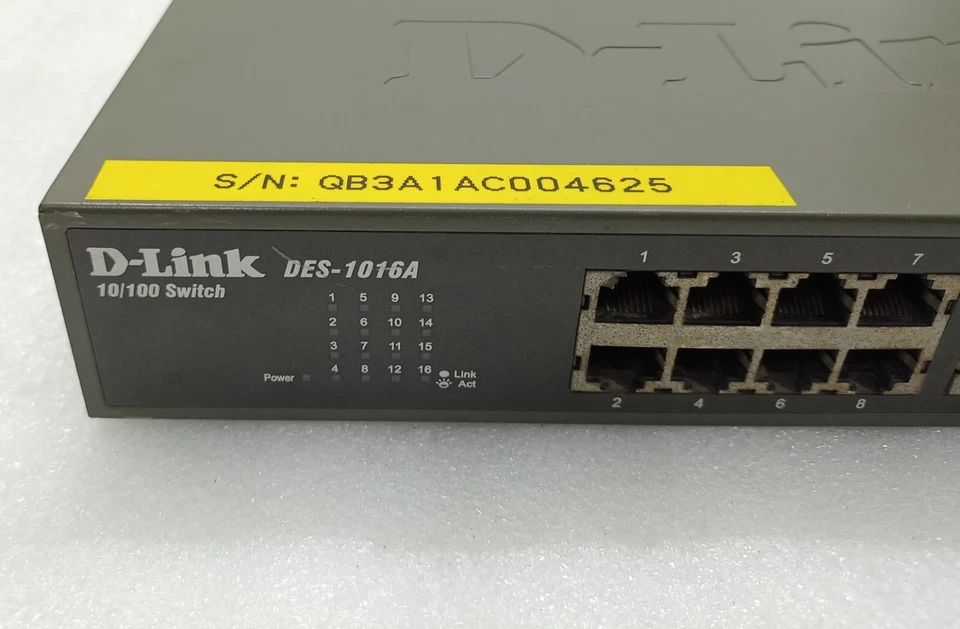 D-Link DES-1016A 16 Port 10/100 Schalter Ies 1016AE B1G QB3A1ACOO4625 - Bild 3 von 4
