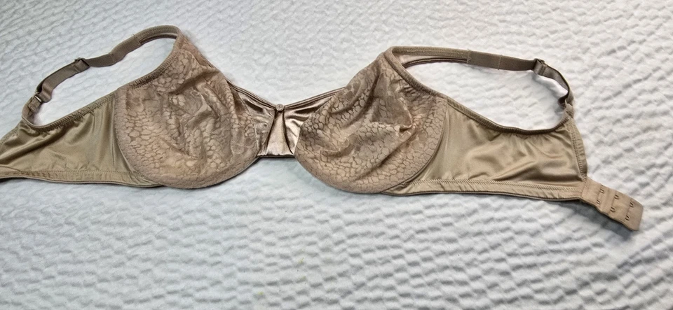 Sujetador Minimizador Breezies Floral Jacquard 38D Beige Sol Foto 4 de 4