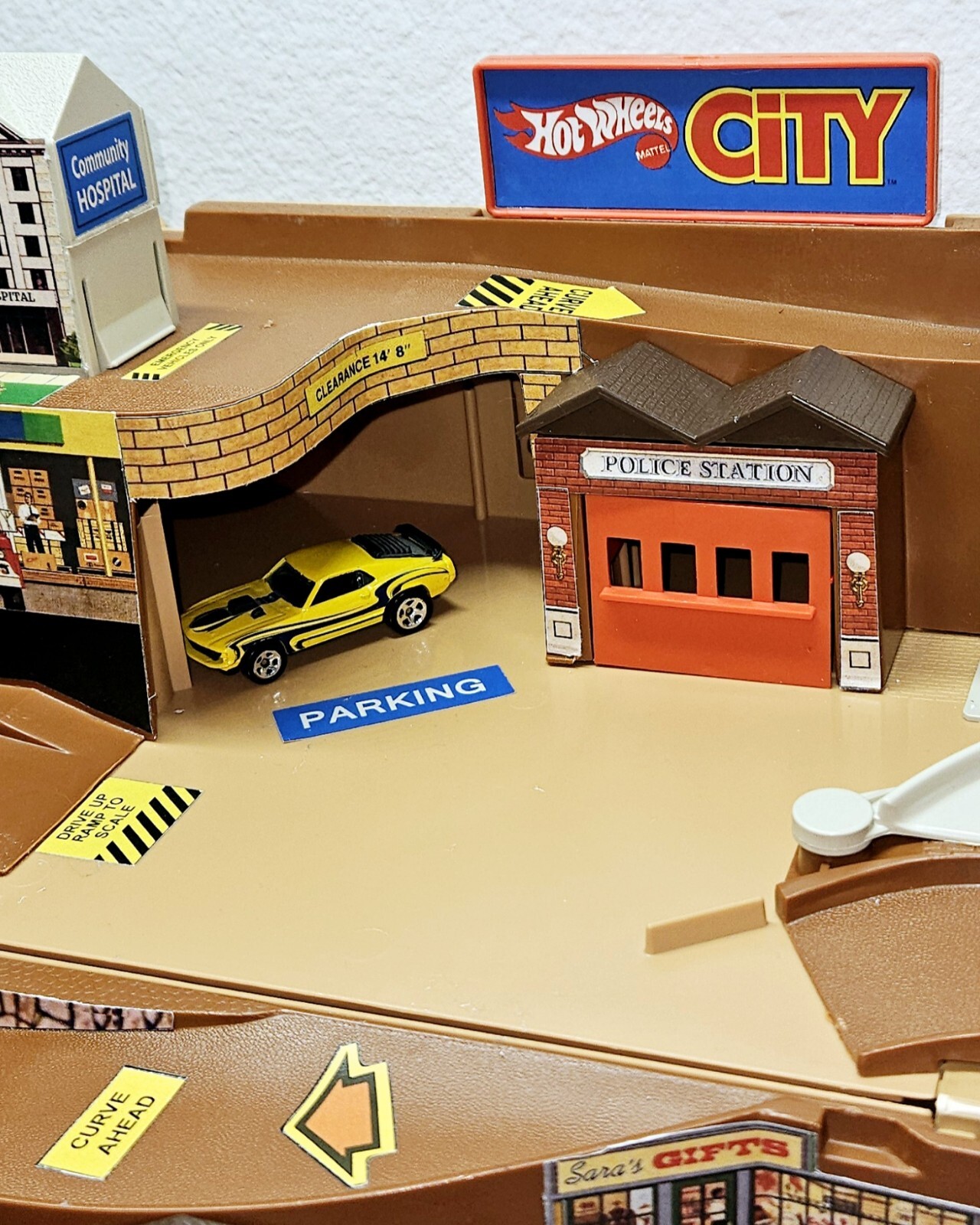 1979 Vintage Hot Wheels Sto N Go CITY Play Set with New Decals/Stickers