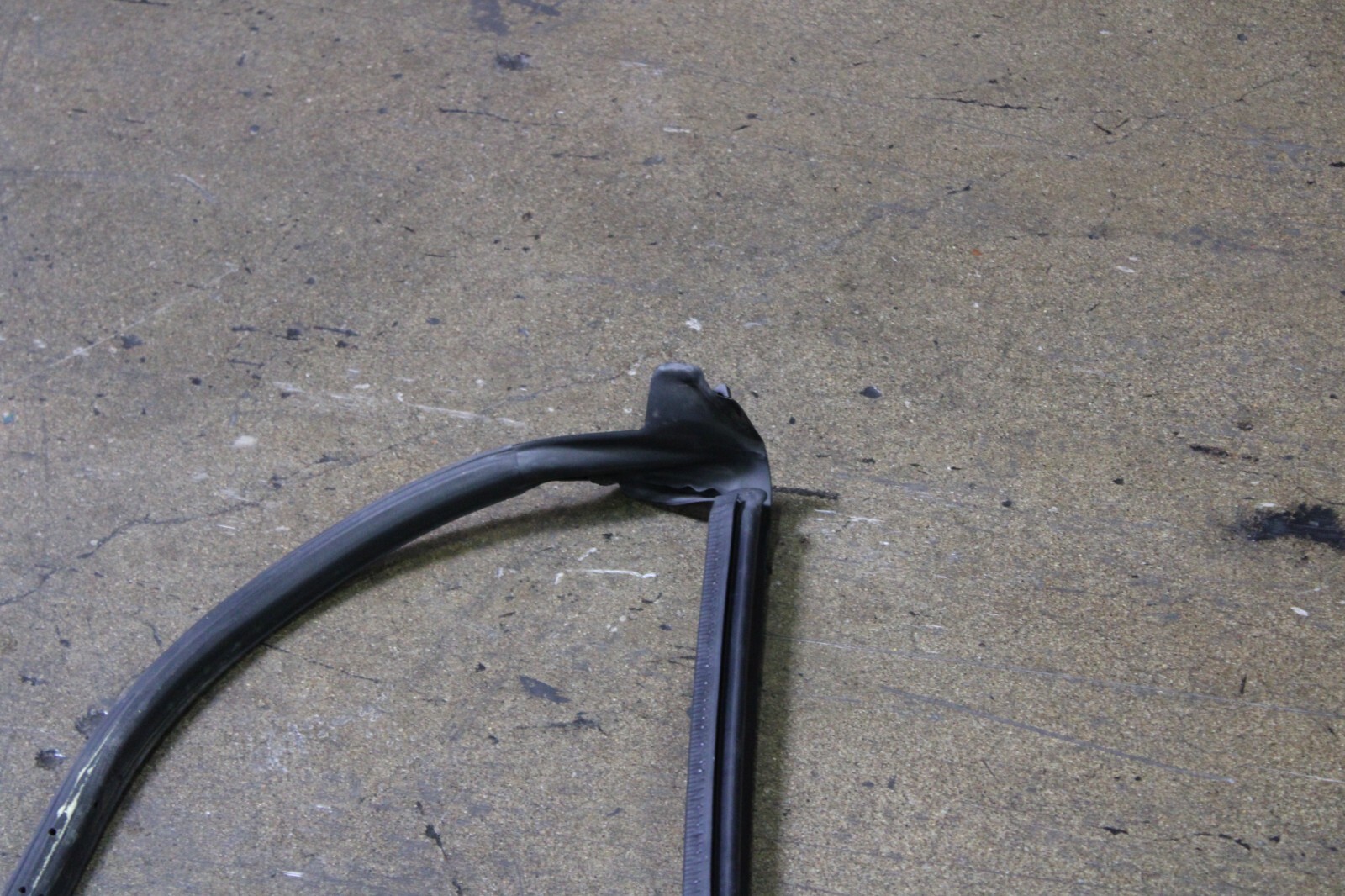 Lamborghini Gallardo, RH, Right, Gasket on Door Moulding, Used, P/N 407837912