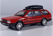 132 Volkswagen Santana Quantum Red Alloy Car Diecasts Metal Classic Toy Model