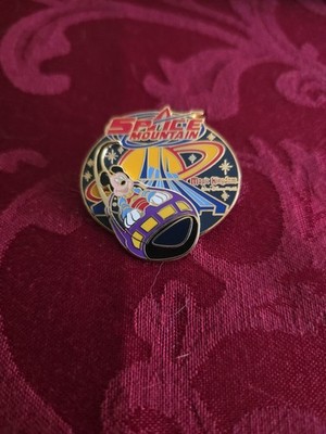 2006 Disney 3D Pin WDW Magic Kingdom Space Mountain Mickey Mouse Rocket Ship NOC